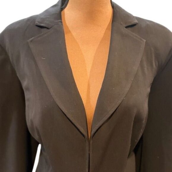 Lane Bryant Cropped Black Blazer with Eye & Hook Closure and Back Vent Details - Picture 2 of 8